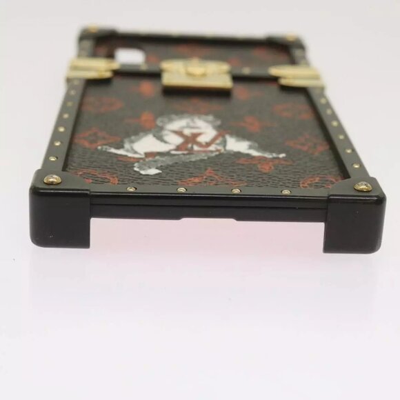 LOUIS VUITTON Transformed Monogram Cat Eye Trunk iPhone Case - Picture 13 of 16
